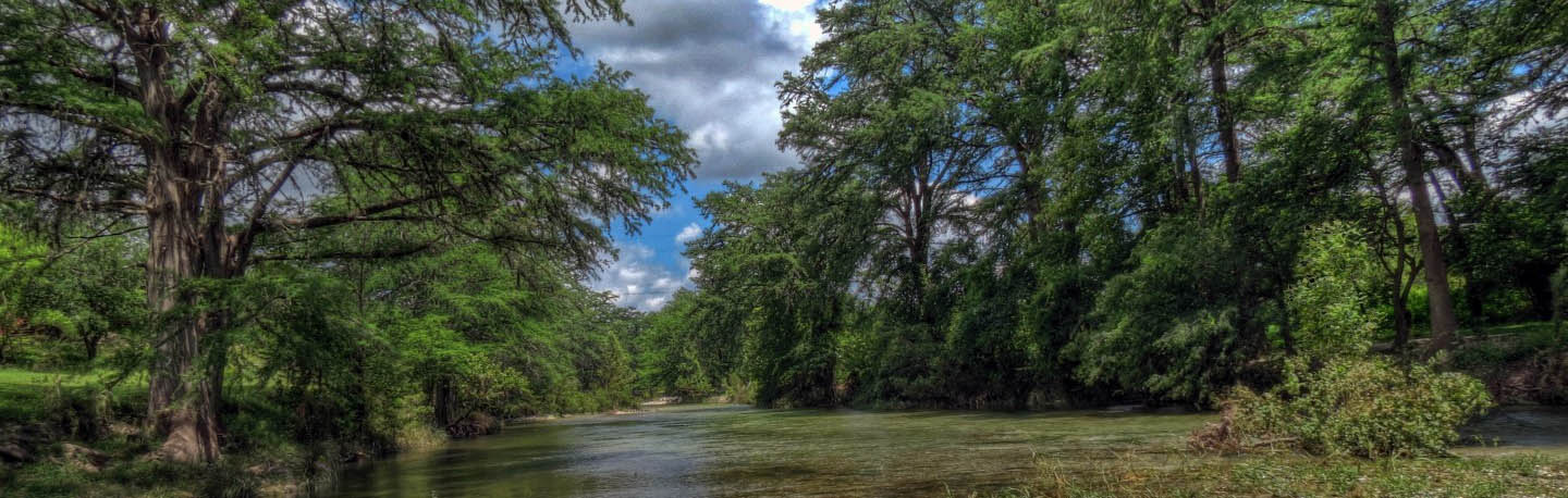 Cypress Banks - Luxury Cabins on the Frio River
